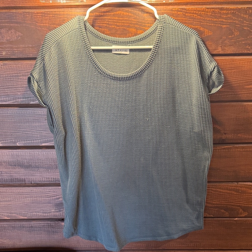 Casual Short Sleeve Ribbed Top in Green